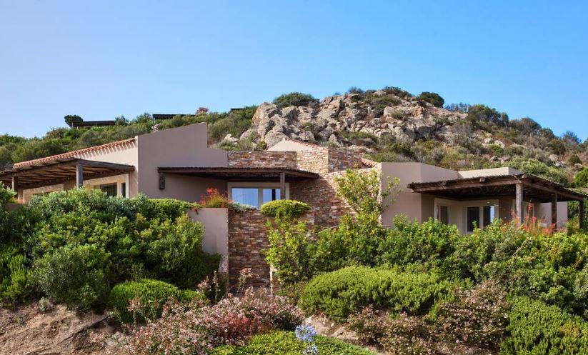 Baia Di Chia Resort Sardinia, Curio Collection By Hilton Екстериор снимка